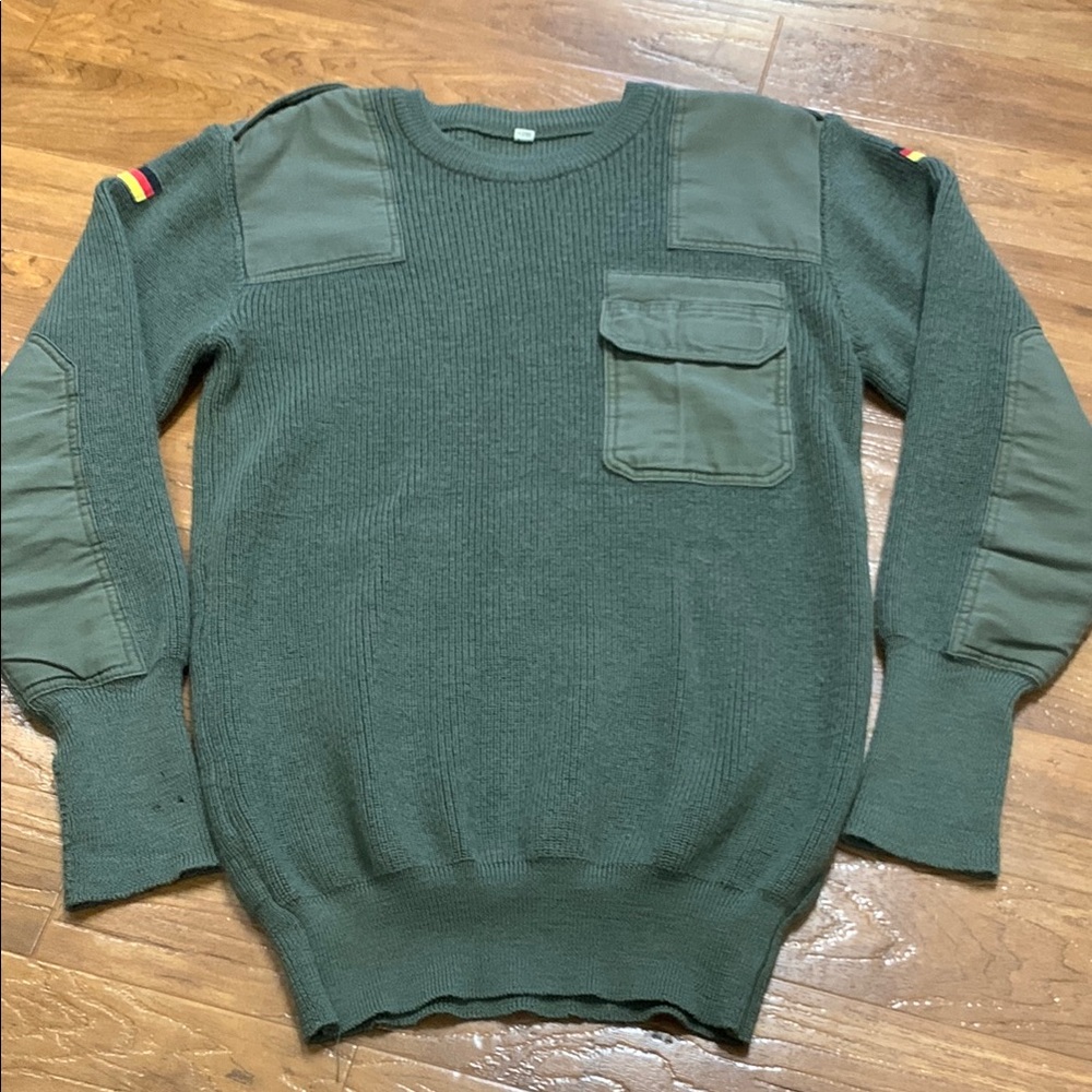 Vintage German Military Men's Olive Green Military-Style Army Wool Knit Sweater